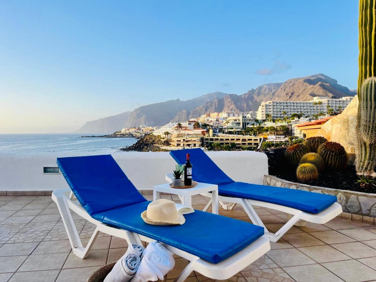Beachfront Villa And Pool Puerto de Santiago  Exterior photo